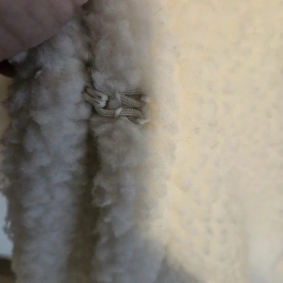 Fabletics long teddy coats. - Picture 4 of 4